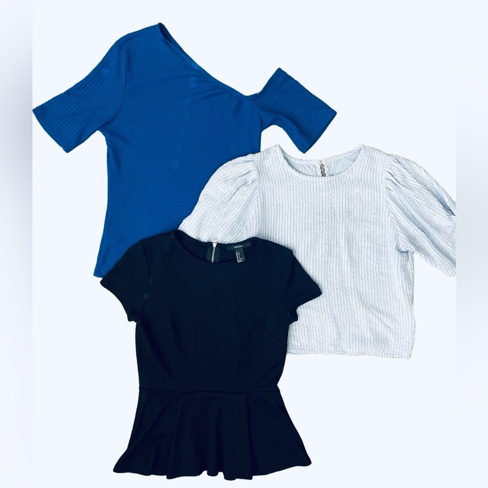Bundle of Short Sleeve Tops - Women’s Side Sm/Med